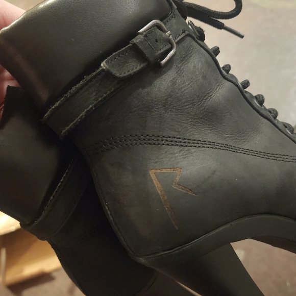 Rihanna and River Island 5.5" heel 1.5" platform faux suede black boots size 7 - Picture 11 of 11